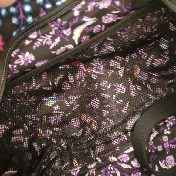 Vera Bradley Small Travel Duffel Maplewood Forest 16.5" X 8" X 6" Adjustable - Picture 8 of 16